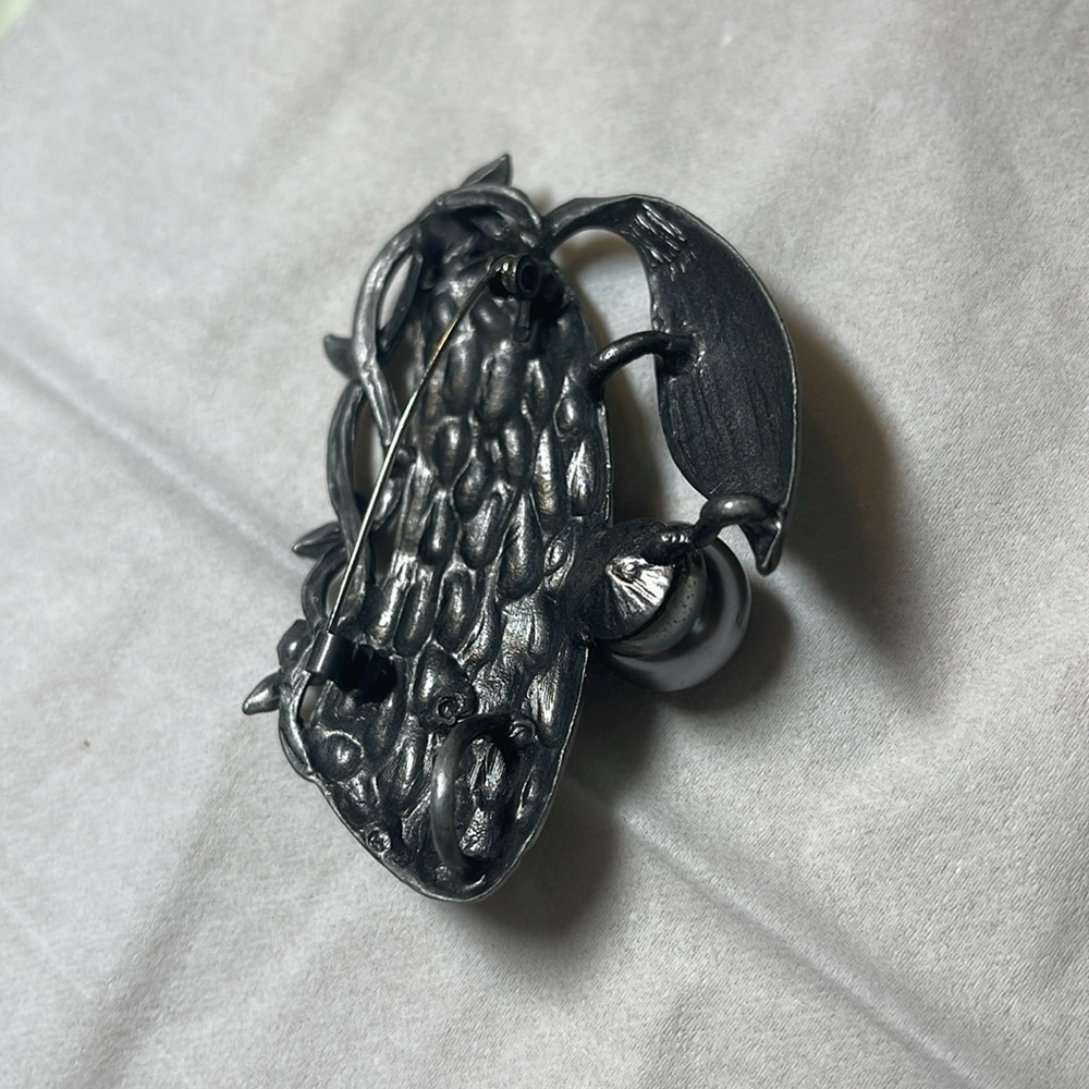 Brooches - Picture 2 of 5